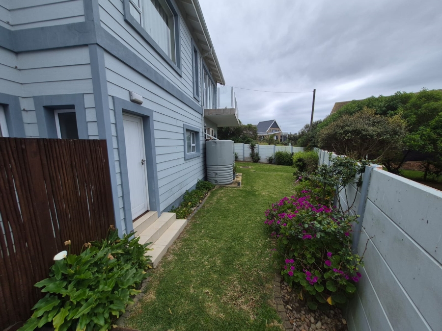 3 Bedroom Property for Sale in Boggomsbaai Western Cape